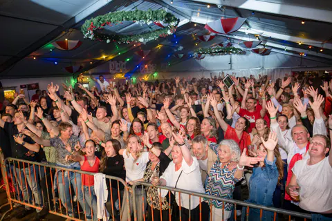 Tentfeest Vierdaagsefeesten De Vecht - foto 2