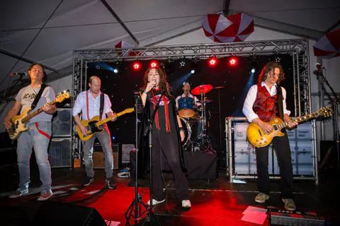 Tentfeest Vierdaagsefeesten De Vecht - foto 4